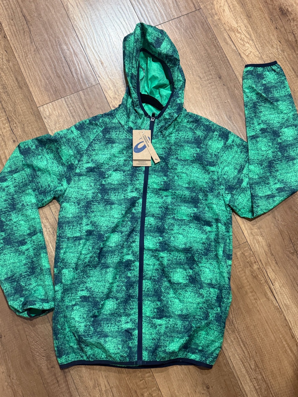 NWT ASICS Mens Green Hooded Packable Jacket
